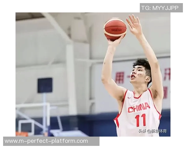 中国男篮迎战沙特男篮全力争胜展现实力与团队精神