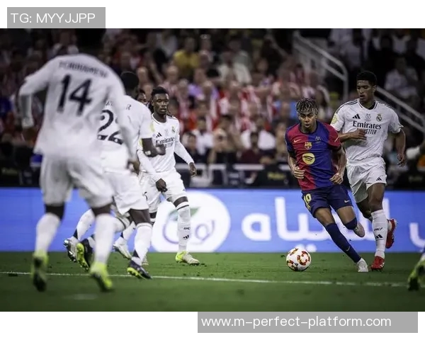 巴萨在经典德比中以五球大胜皇马展现强大实力与团队配合